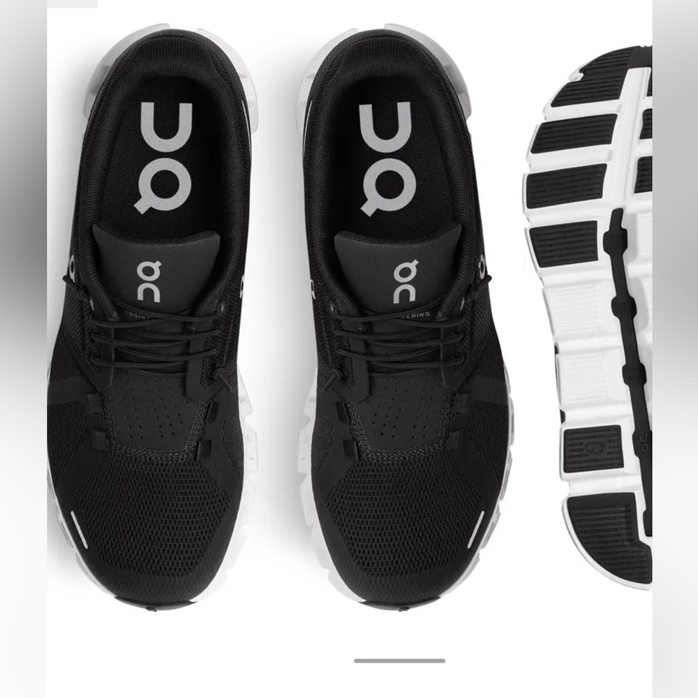 Black On Cloud running shoes
